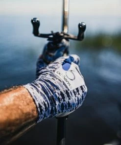 6th Sense Fishing SOLIS Sun Gloves - Fish Print